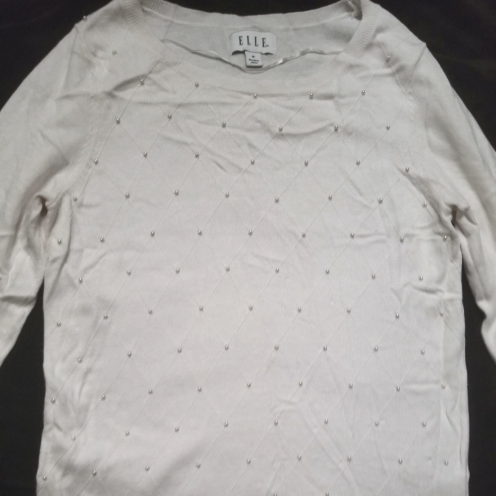 ELLE - Picture 2 of 5